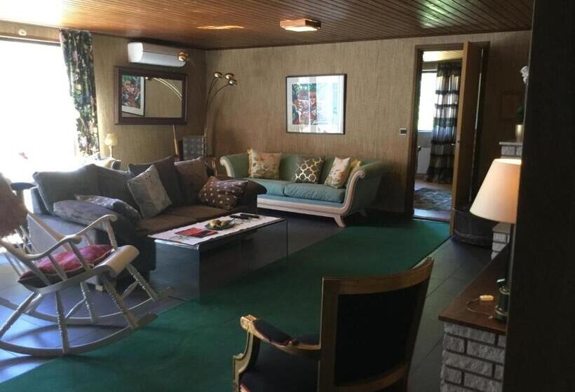 חדר משפחתי נוף לגינה, Easter Bay