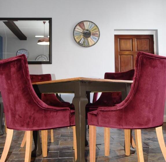 חדר סטנדרט עם מיטת קינג, The Clock House