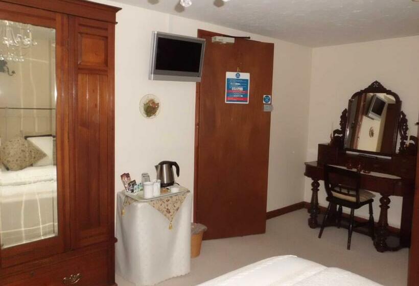 غرفة قياسية, The Elms