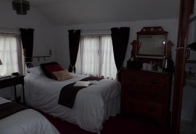 غرفة قياسية, The Elms