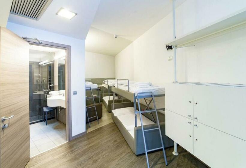 Кровать в Общей Комнате, Campione Univela Hostel