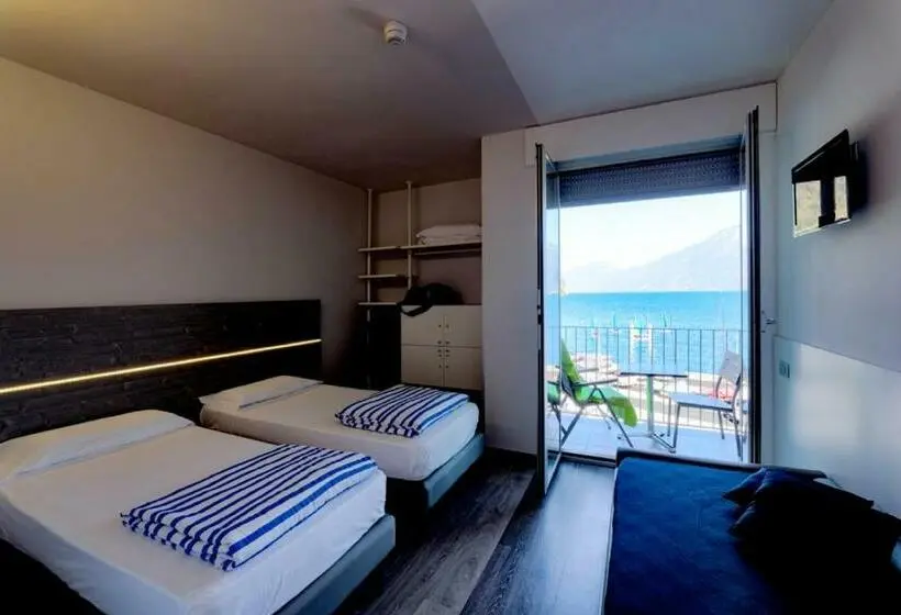 レイクビュースタンダードルーム, Campione Univela Hostel