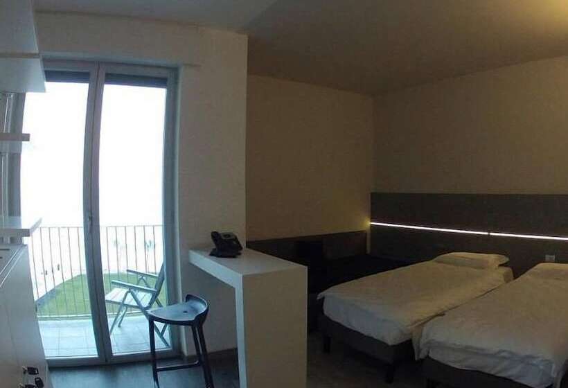 Номер Стандарт, Campione Univela Hostel