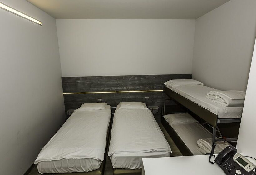 Четырехместный Номер Стандарт, Campione Univela Hostel