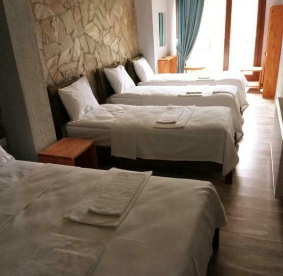 スイート（家族用）, Eli̇kti̇ Buti̇k Otel