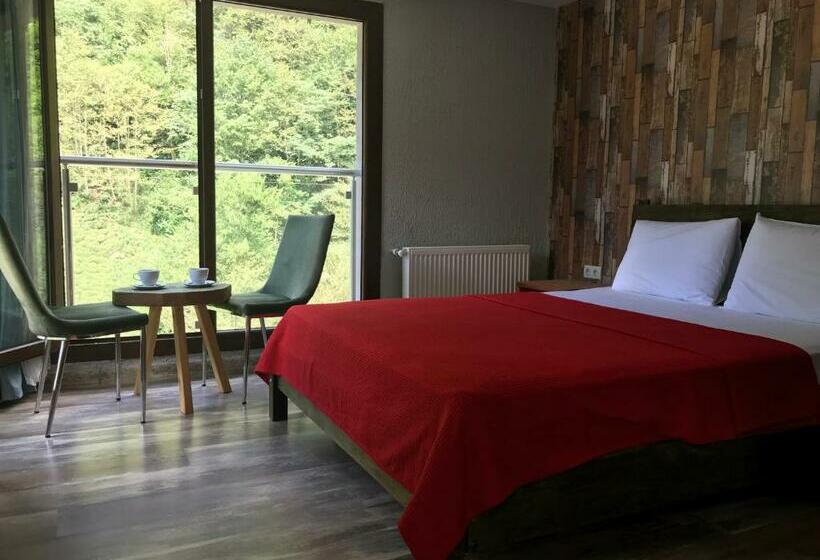 デラックストリプルルーム, Eli̇kti̇ Buti̇k Otel