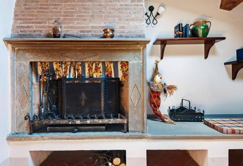 דירת שני חדרים, Borgo Bucciano