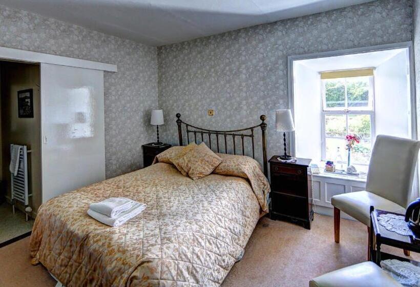 标准间, Busta House