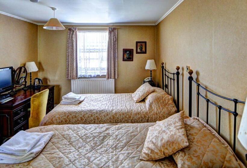 标准间, Busta House