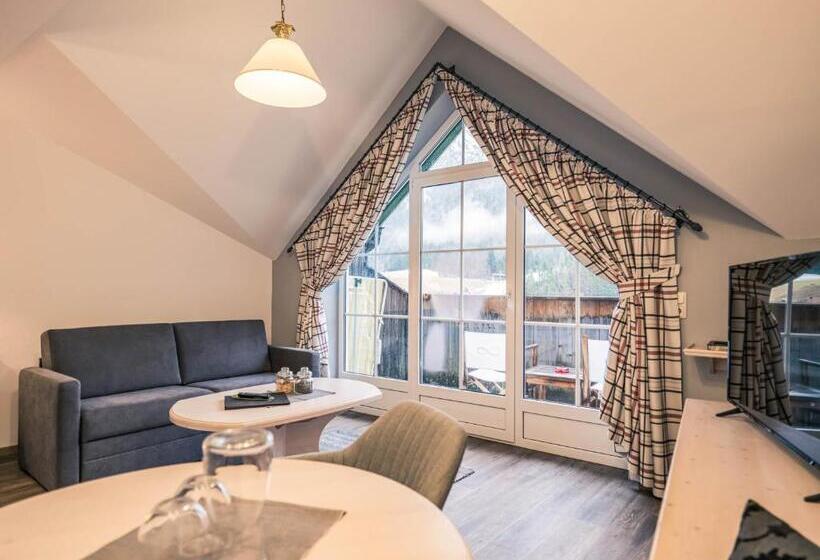 带阳台套房, Föhrenhof