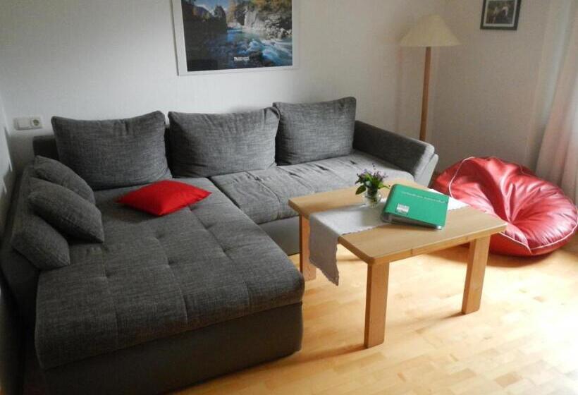 דירת נוחות 2 חדרים, Jörgleggerhof