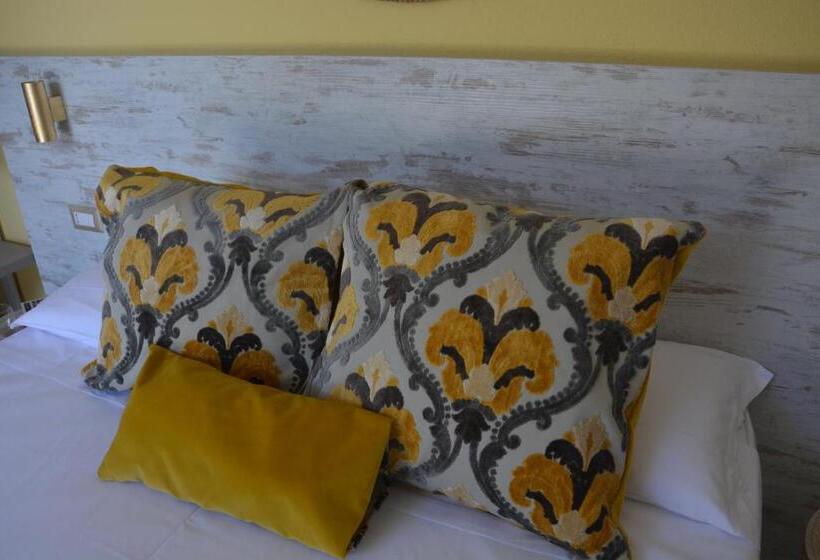 חדר קלאסי לשלושה, Maison Del Sole