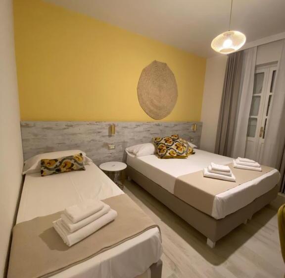 חדר קלאסי לשלושה, Maison Del Sole