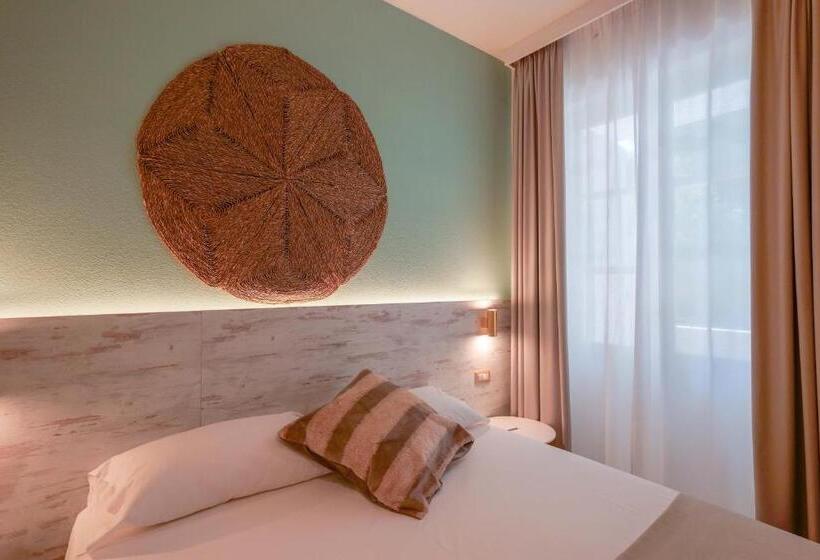 חדר קלאסי לשלושה, Maison Del Sole