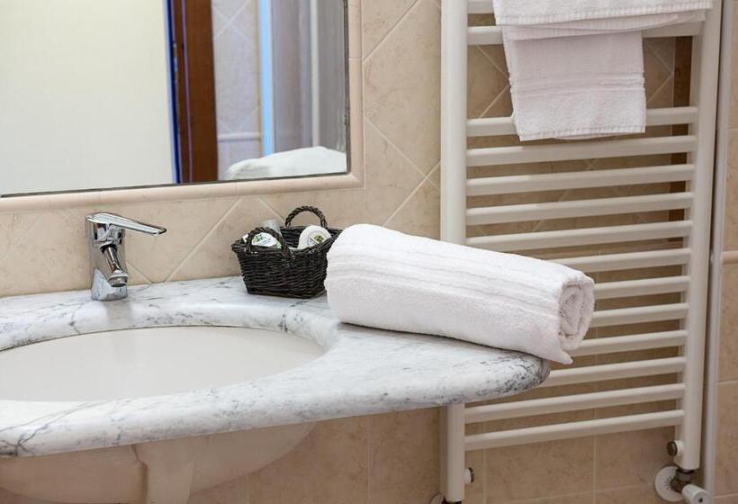 חדר סטנדרט לשלושה, Parco Delle Cale