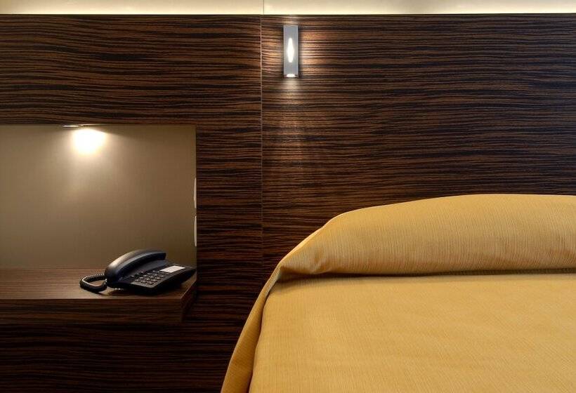 חדר סטנדרט לארבעה, Rosso Frizzante