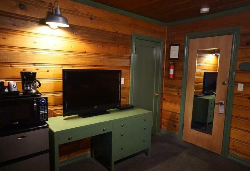 标准间, Shaver Lake Village