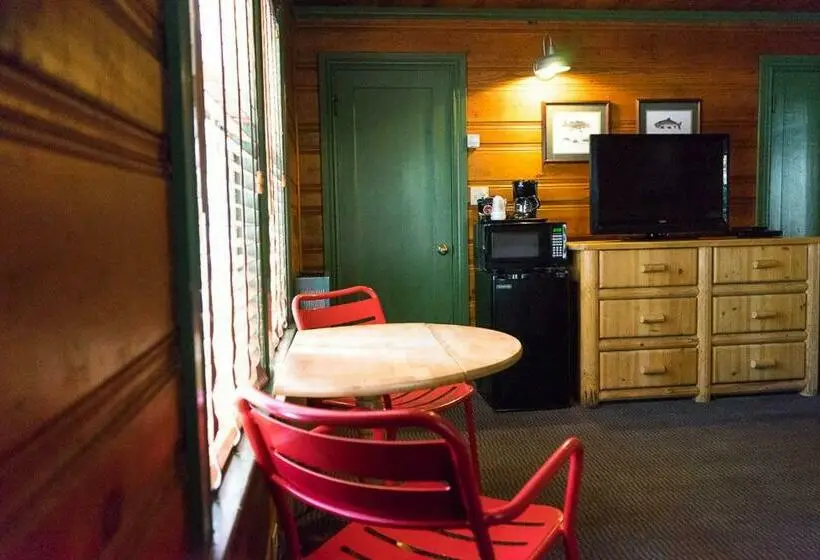 キングサイズベッドのスタンダードルーム, Shaver Lake Village