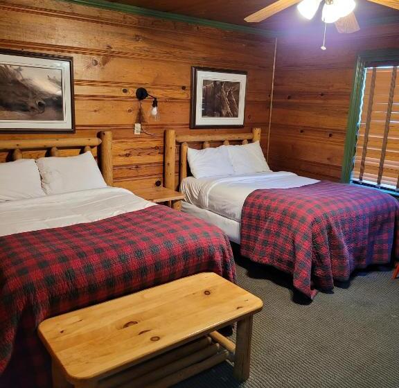 标准间, Shaver Lake Village