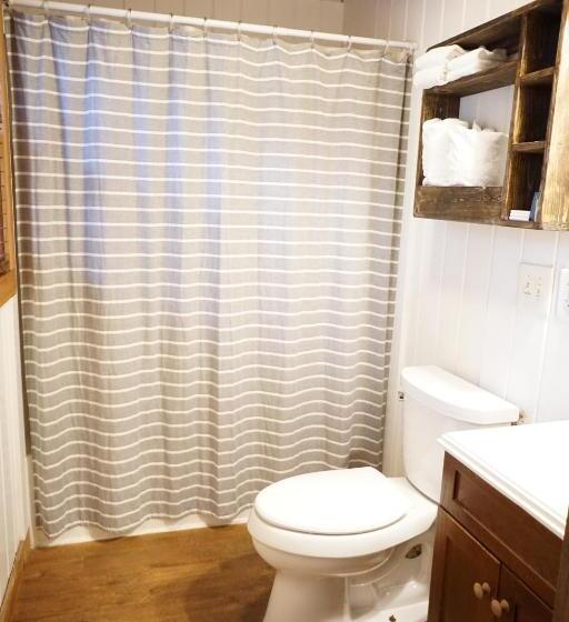 豪华房间, Shaver Lake Village