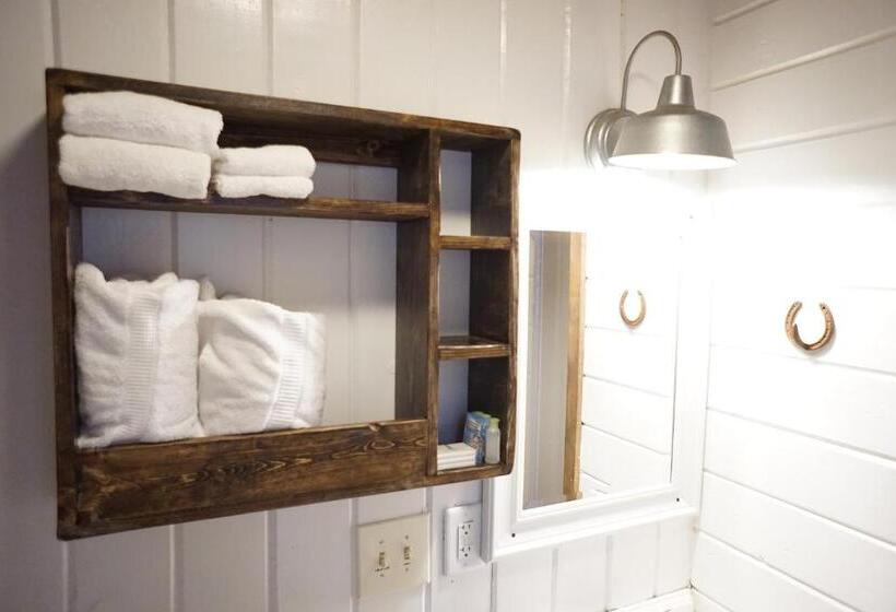 豪华房间, Shaver Lake Village