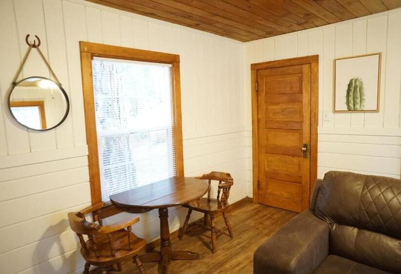 豪华房间, Shaver Lake Village