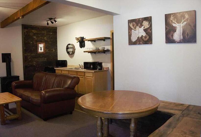 家庭套房, Shaver Lake Village