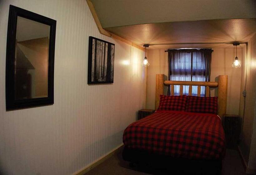 家庭套房, Shaver Lake Village