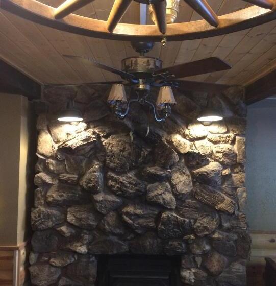 家庭套房, Shaver Lake Village