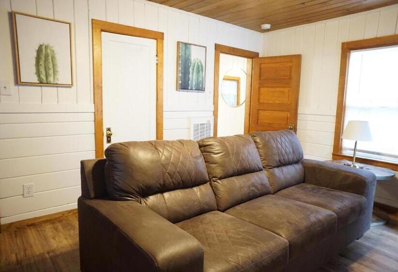 豪华房间, Shaver Lake Village