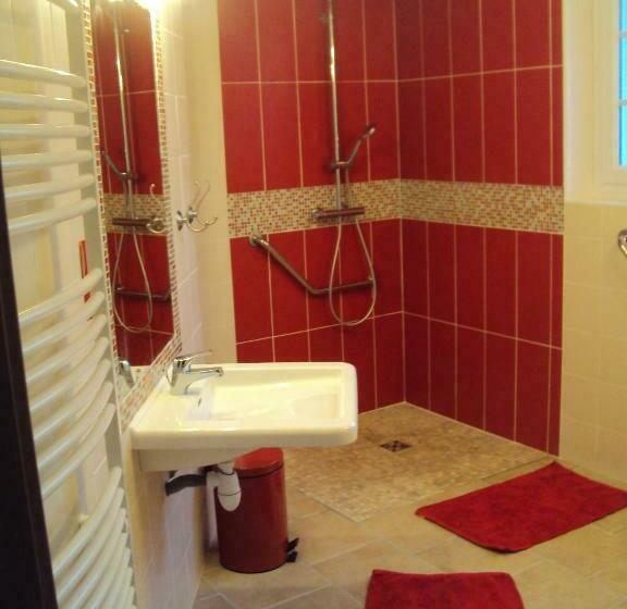 غرفة قياسية لذوى الاحتياجات الخاصة, Maison D Hôtes Le Saint Aubin