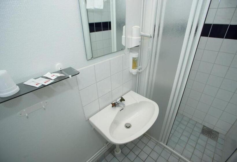 غرفة قياسية ثلاثية, Yxnerum Hotell