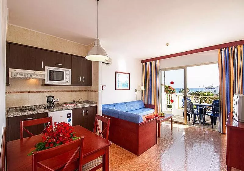 1 Bedroom Apartment