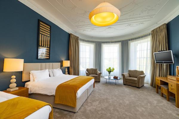 Полулюкс Вид на Сад, Butler House