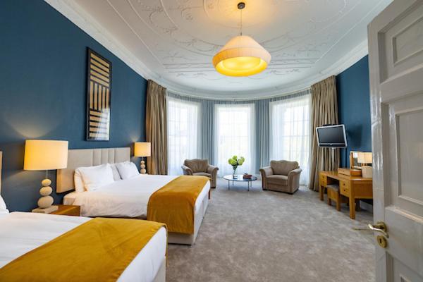 Полулюкс Вид на Сад, Butler House