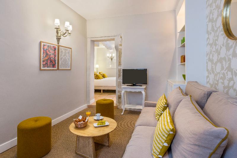 جناح جونيور, Château De Mazan, Bw Premier Collection By Best Western