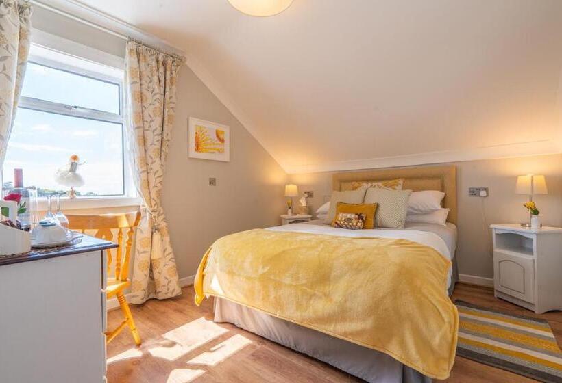 デラックスルーム, Coral Gables Guesthouse & Campsite