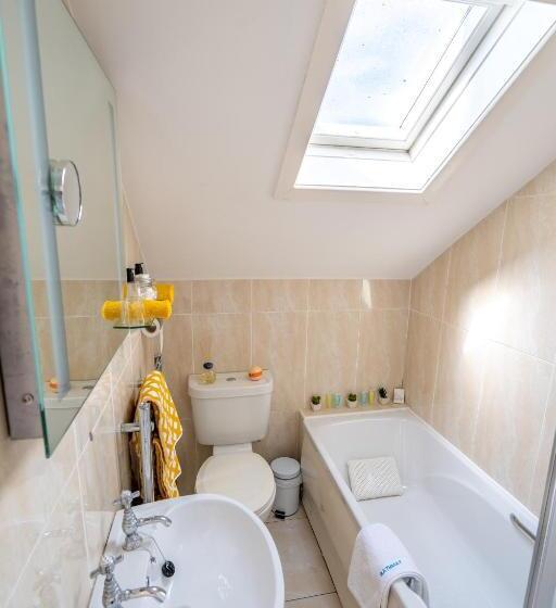 デラックスルーム, Coral Gables Guesthouse & Campsite