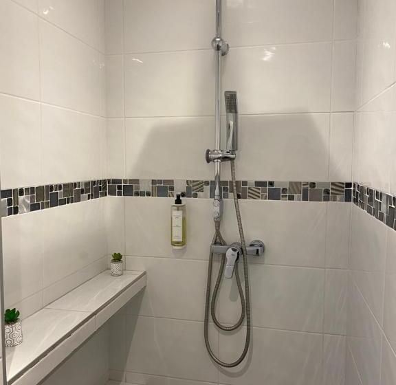 キングサイズベッドのスイートルーム, Coral Gables Guesthouse & Campsite