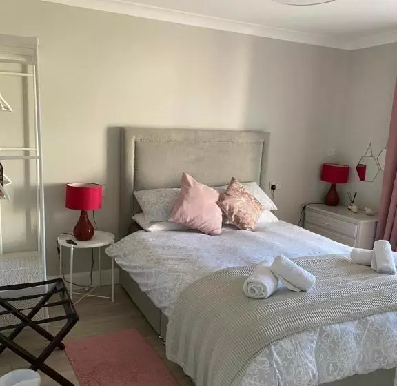 キングサイズベッドのスイートルーム, Coral Gables Guesthouse & Campsite