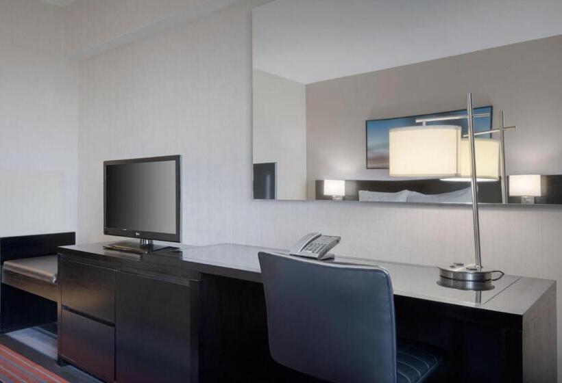 Номер Executive, Courtyard By Marriott New York Jfk Airport