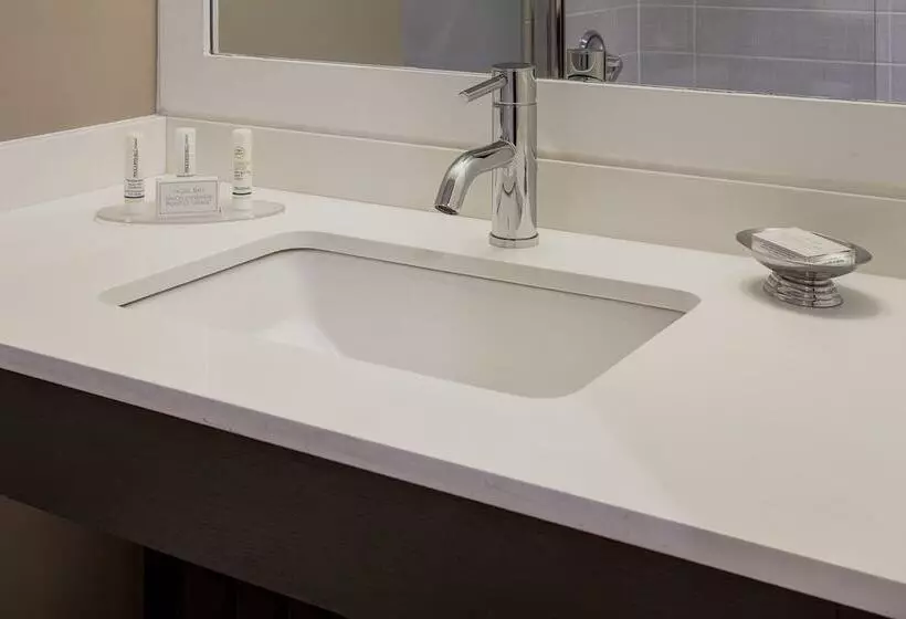 اتاق استاندارد با 2 تخت دوبل, Courtyard By Marriott New York Jfk Airport