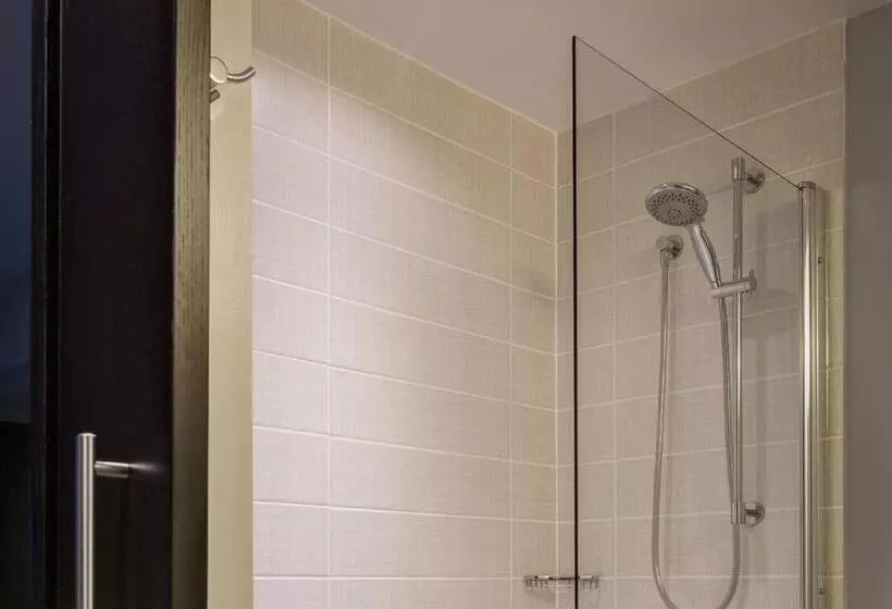 اتاق استاندارد با تخت بزرگ, Courtyard By Marriott New York Jfk Airport