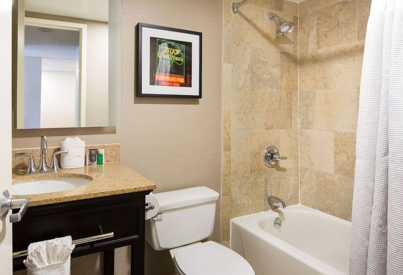 带2个双人床的标准工作室, Crowne Plaza Memphis Downtown, An Ihg