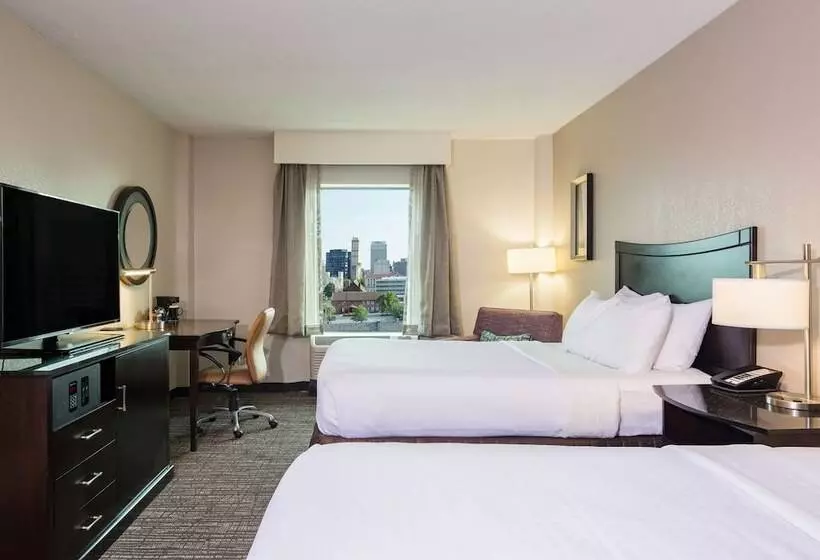 ２ダブルベッドのスタンダードルーム, Crowne Plaza Memphis Downtown, An Ihg
