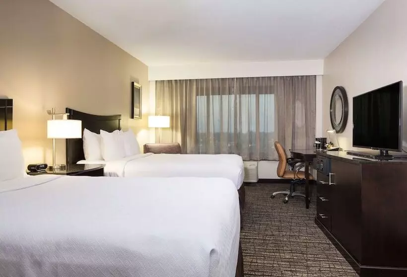 ２ダブルベッドのスタンダードルーム, Crowne Plaza Memphis Downtown, An Ihg