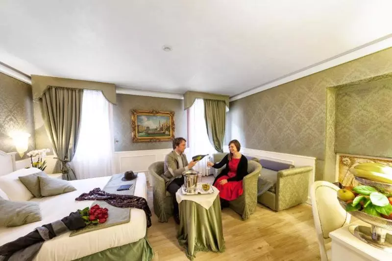 اتاق لوکس با چشم‌انداز, Duodo Palace