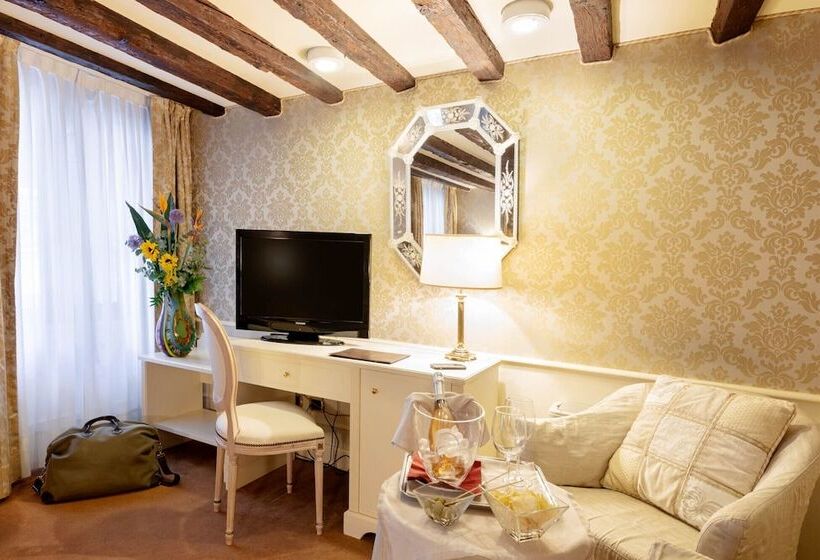 اتاق لوکس با چشم‌انداز, Duodo Palace