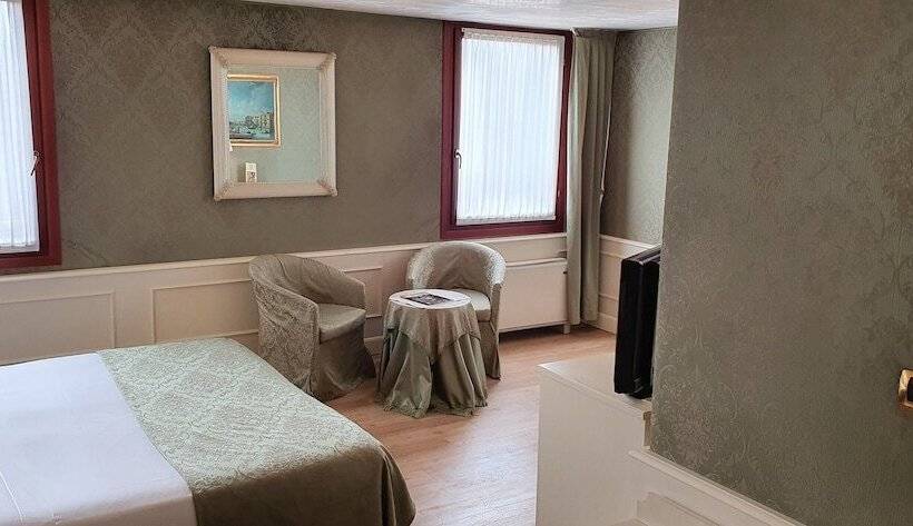 اتاق لوکس با چشم‌انداز, Duodo Palace