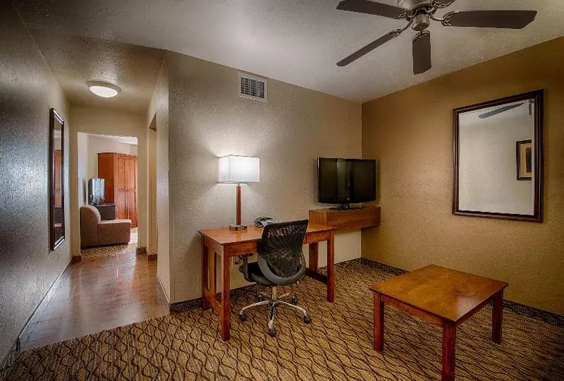 キングサイズベッドのスイートルーム, Grand Canyon Hotel & Suites